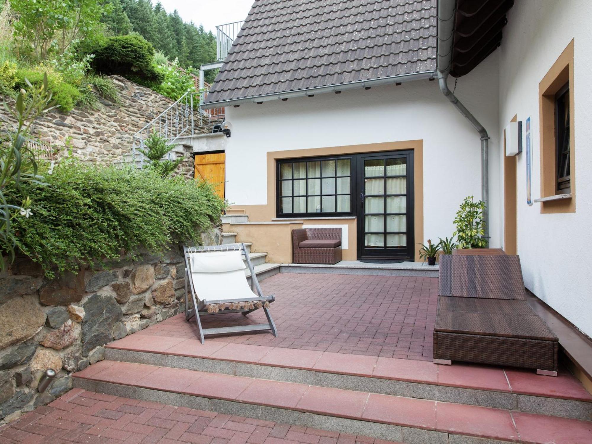 A Modern Apartment In The Hunsr Ck Region S Romantic Drohn Valley Merschbach Екстер'єр фото
