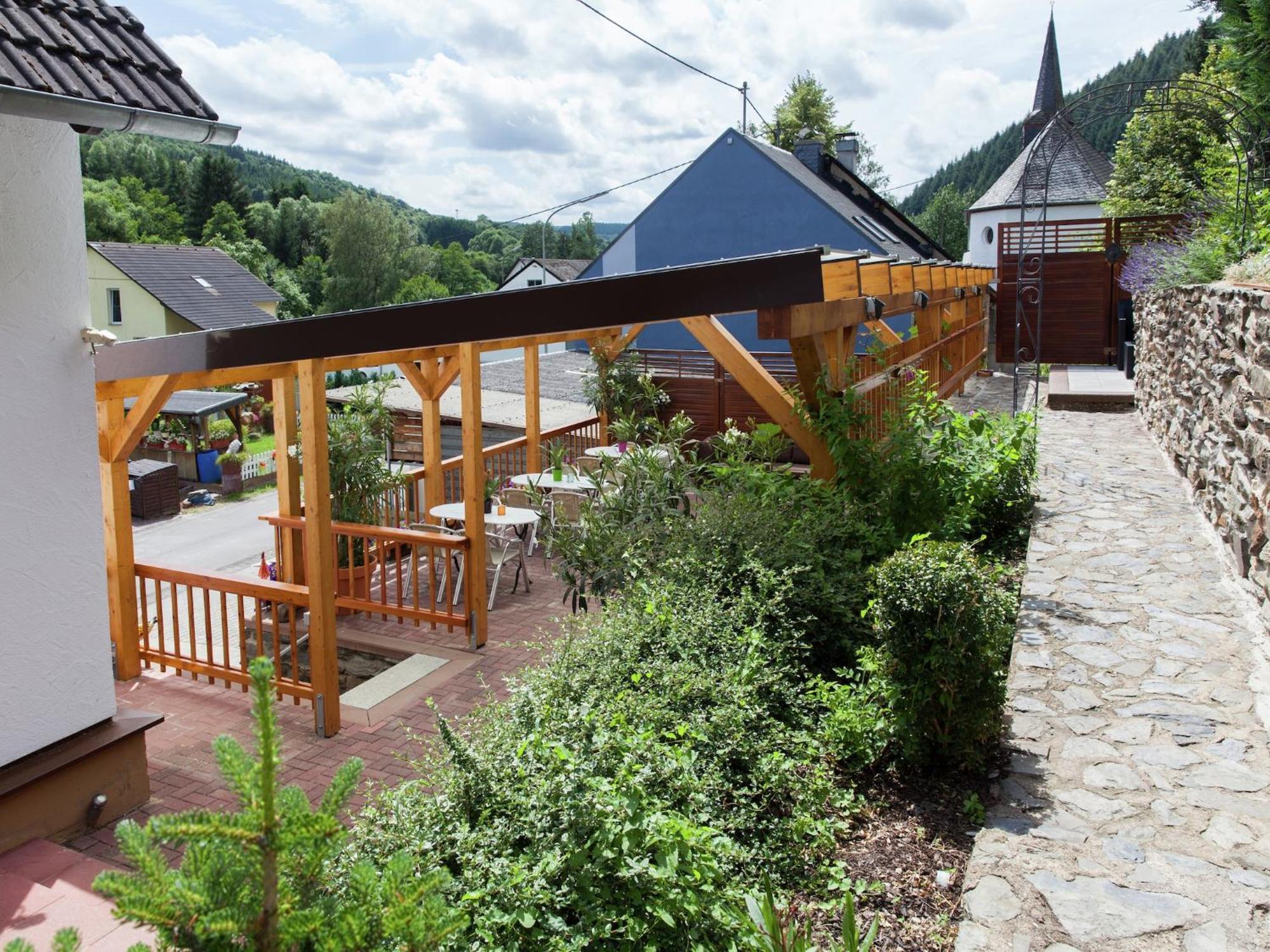 A Modern Apartment In The Hunsr Ck Region S Romantic Drohn Valley Merschbach Екстер'єр фото
