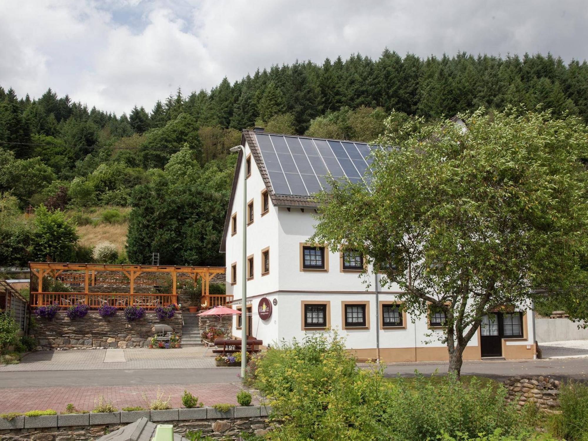 A Modern Apartment In The Hunsr Ck Region S Romantic Drohn Valley Merschbach Екстер'єр фото