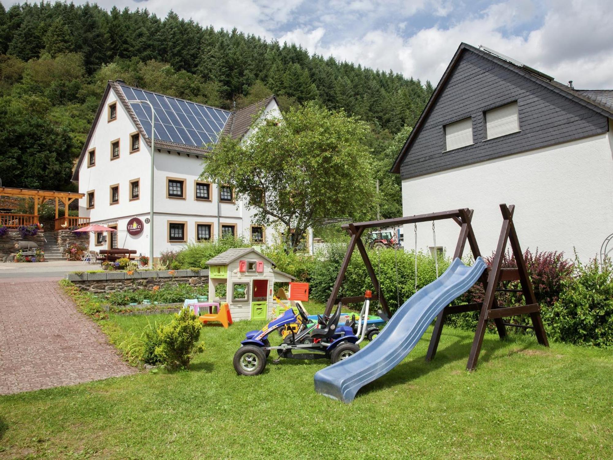 A Modern Apartment In The Hunsr Ck Region S Romantic Drohn Valley Merschbach Екстер'єр фото