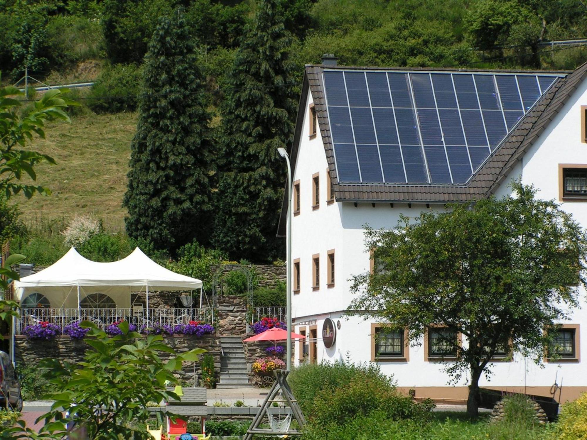 A Modern Apartment In The Hunsr Ck Region S Romantic Drohn Valley Merschbach Екстер'єр фото