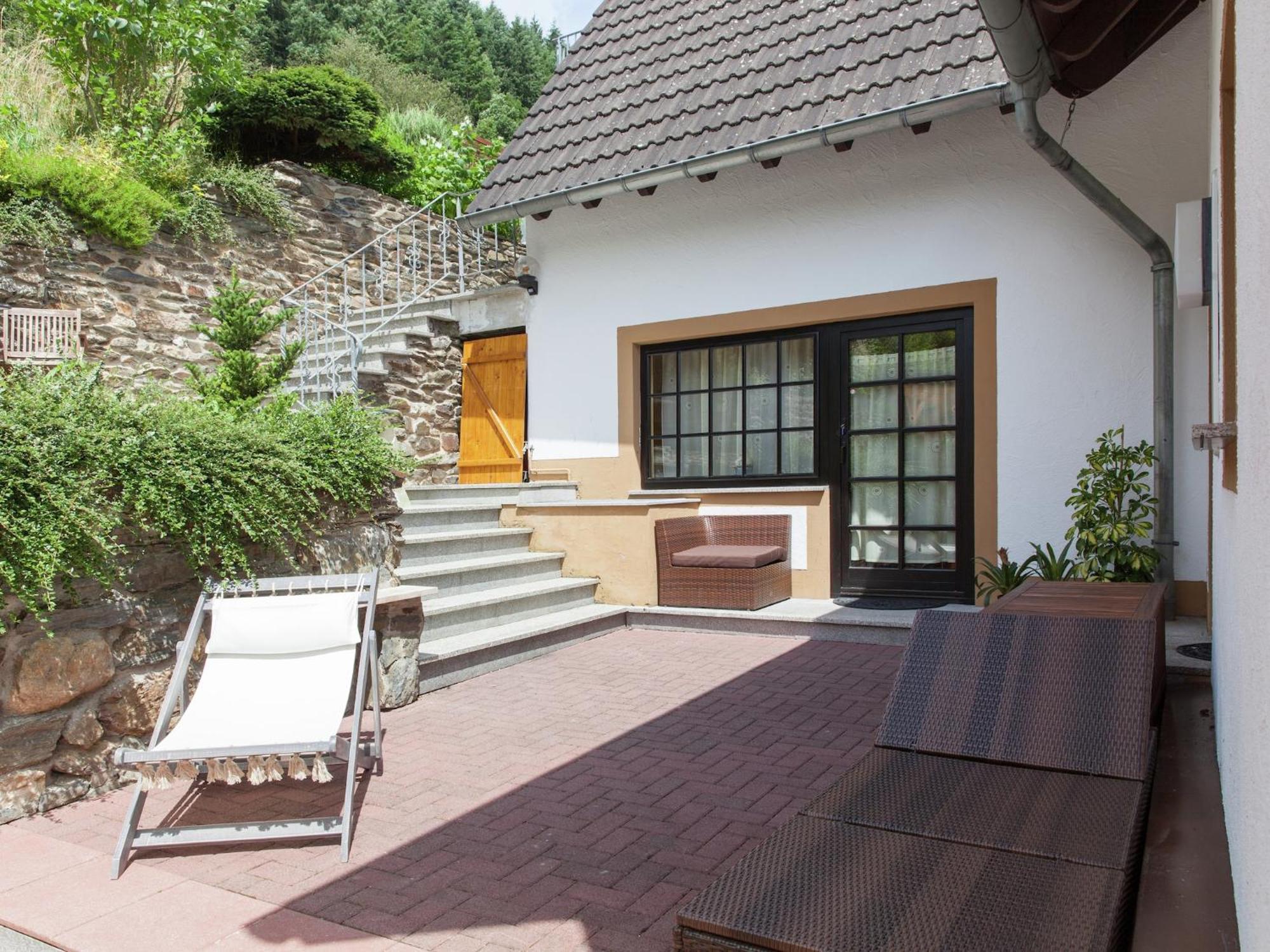 A Modern Apartment In The Hunsr Ck Region S Romantic Drohn Valley Merschbach Екстер'єр фото