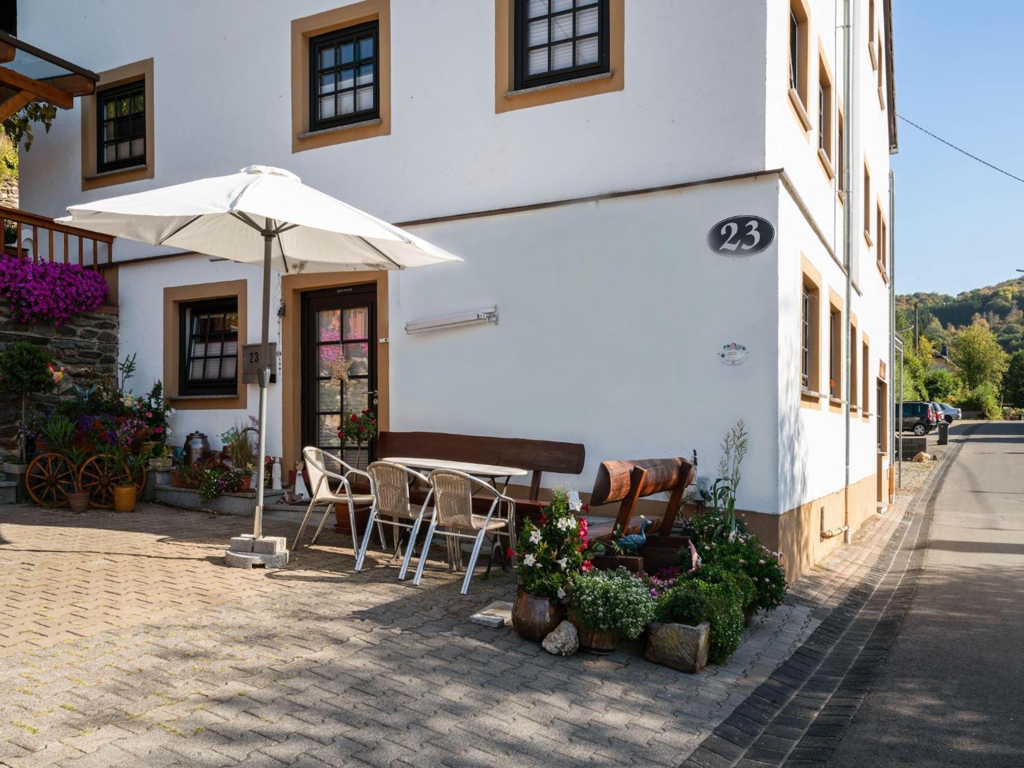 A Modern Apartment In The Hunsr Ck Region S Romantic Drohn Valley Merschbach Екстер'єр фото
